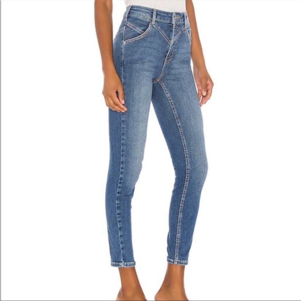 💚We the Free Riley yoke seam jeans